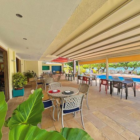 Crown Beach Hotel Seychelles Pointe Au Sel Buitenkant foto