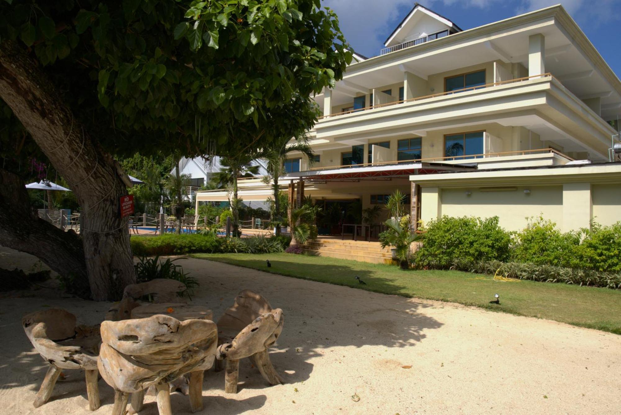 Crown Beach Hotel Seychelles Pointe Au Sel Buitenkant foto