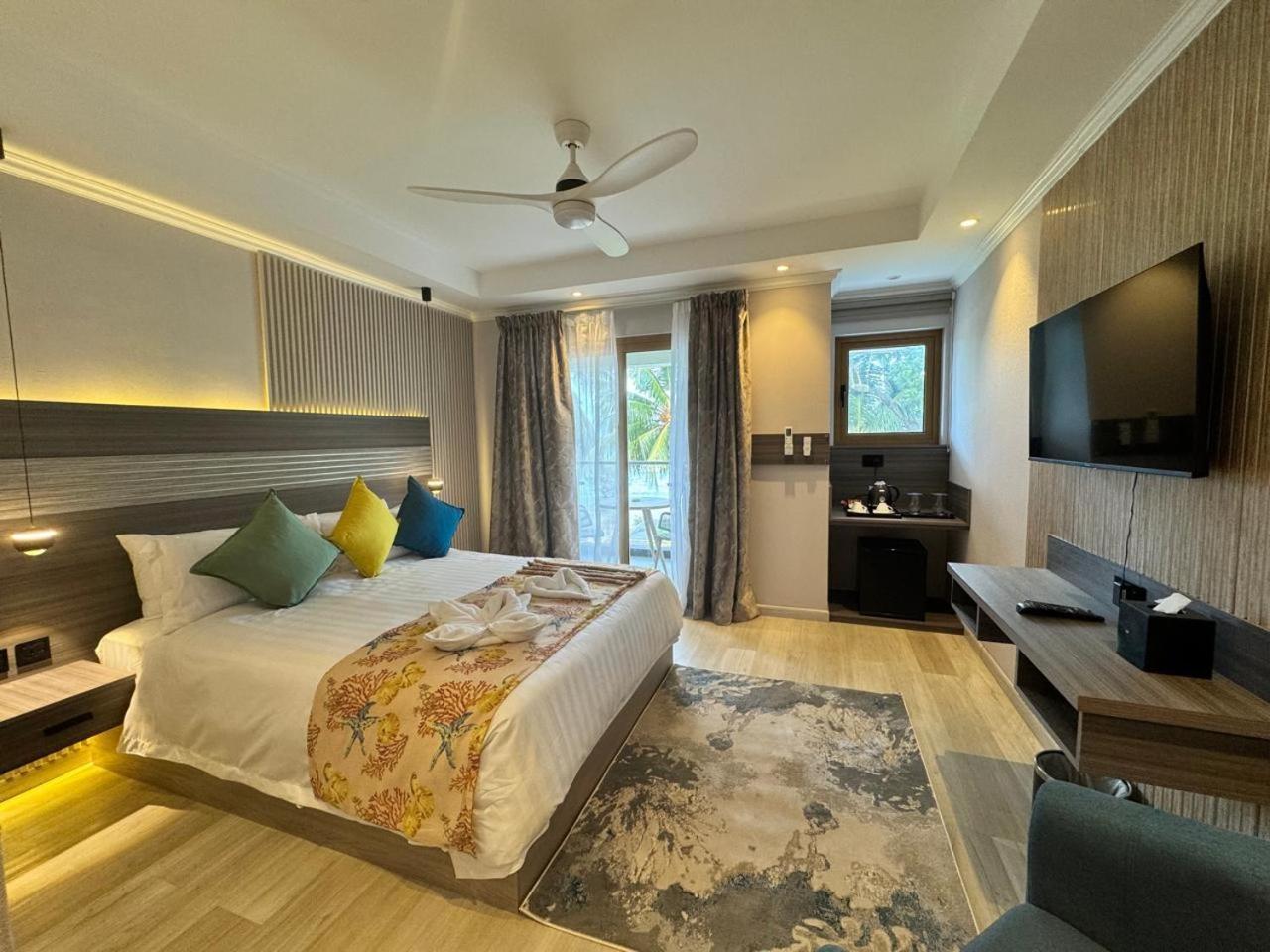 Crown Beach Hotel Seychelles Pointe Au Sel Buitenkant foto