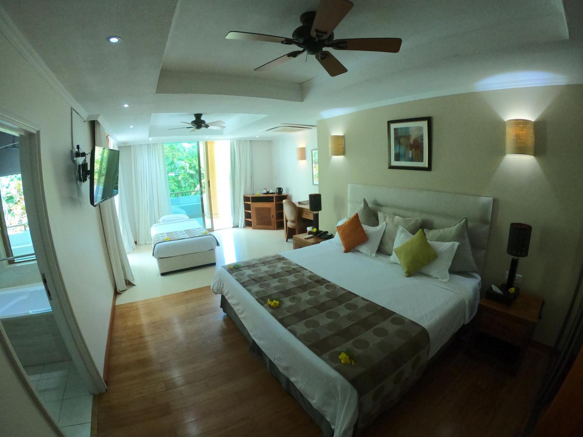 Crown Beach Hotel Seychelles Pointe Au Sel Buitenkant foto