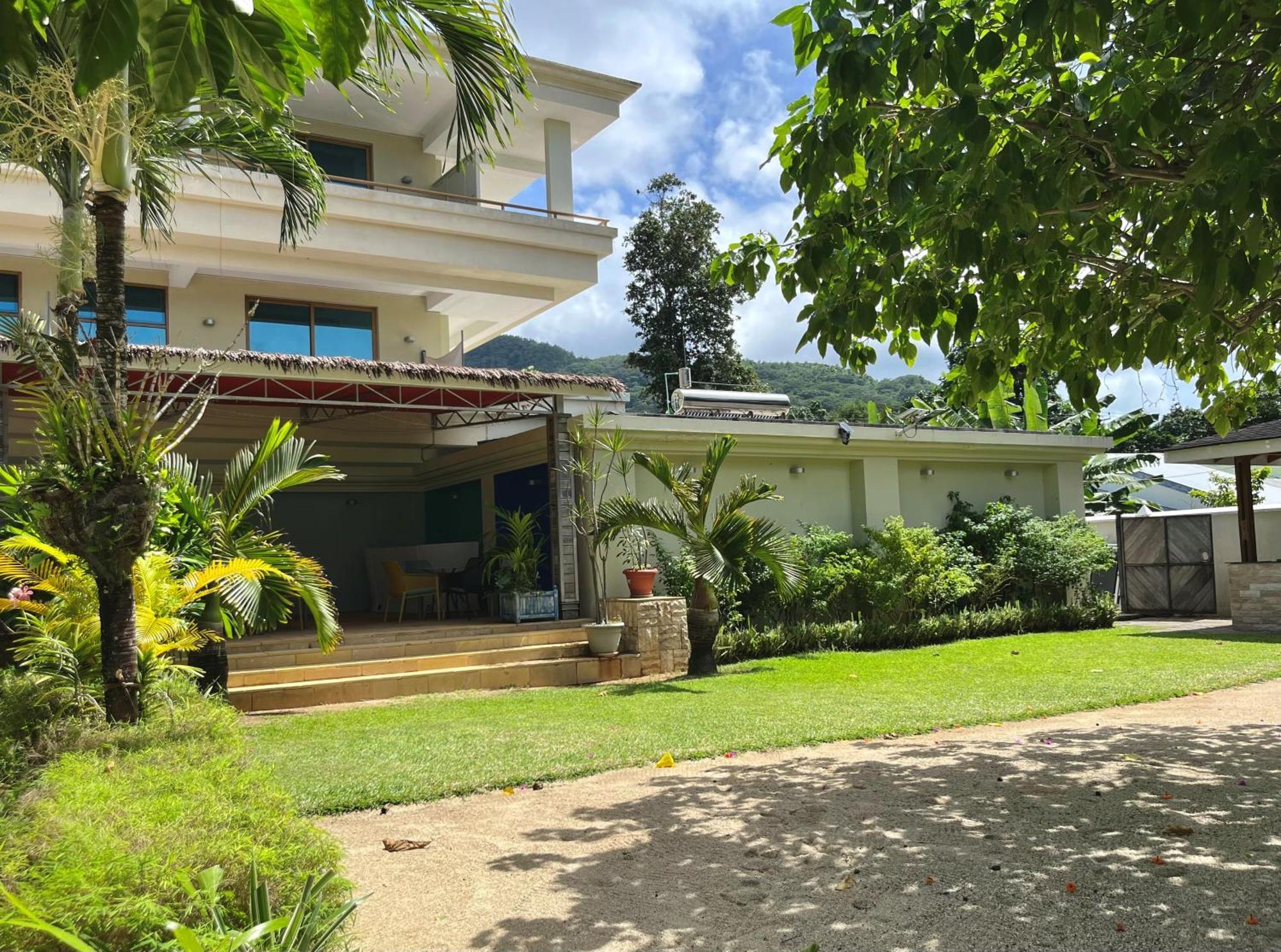 Crown Beach Hotel Seychelles Pointe Au Sel Buitenkant foto